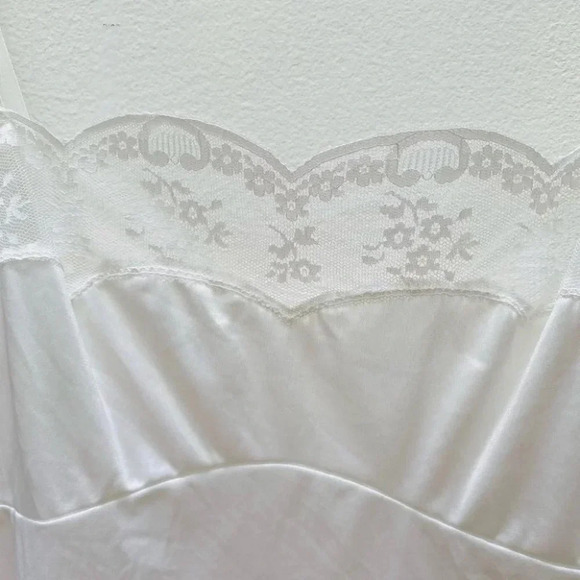 Vintage - Cream Ivory Lace Trimmed Camisole Tank Top - Picture 2 of 4